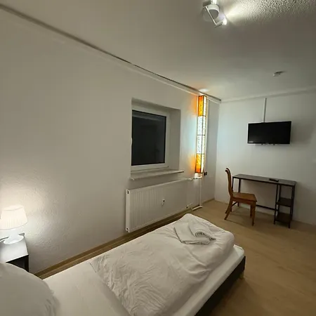 Apartment In 214egr 2 Schlafzimmer, Kueche, Bad *